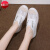 牧恵森夏季レ—ス通気性白の靴の女性2020新型百合韩版浅口の网の糸は白黒透です。夏ネットの布ネットの表面の通気性の板の靴は精巧で快适です。通勤靴は白です。